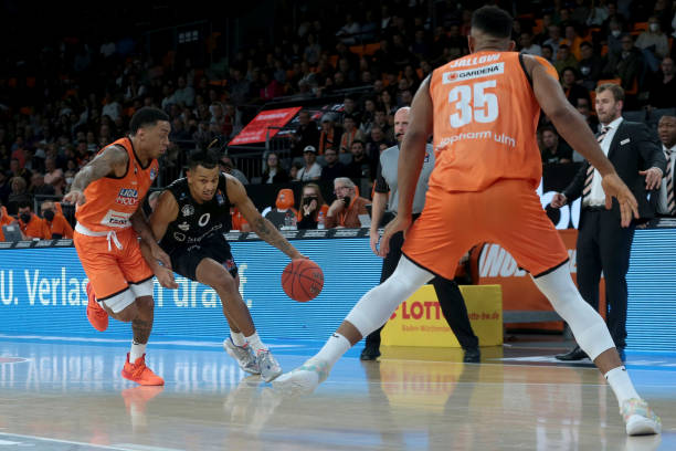 或小组赛中 或小组赛中